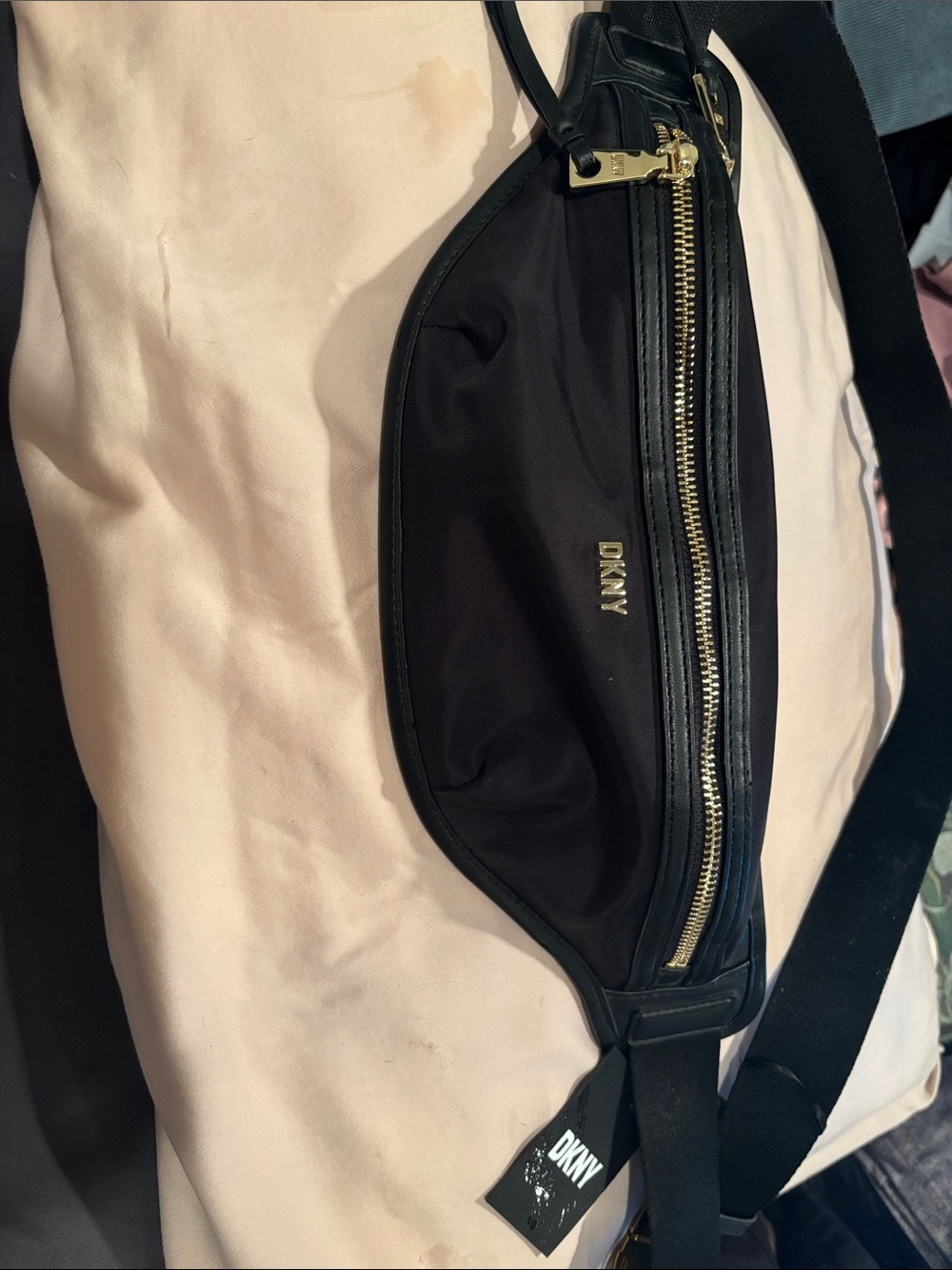 NWT DKNY Yugo Large Nylon Belt Bag Fanny Pack Sling Crossbody Black Gold